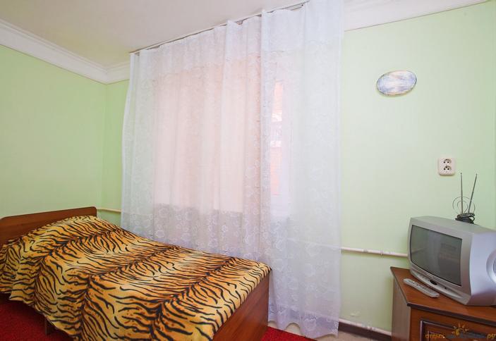 Двухкомнатный коттедж. Гостевой дом Счастливый случай, Туапсинский район, п. Новомихайловский