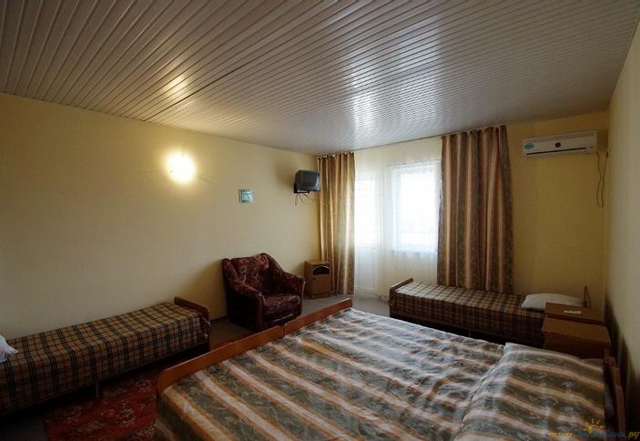 Четырехместный стандарт. Частная гостиница Голубая Бухта, г. Геленджик, мкр. Голубая бухта