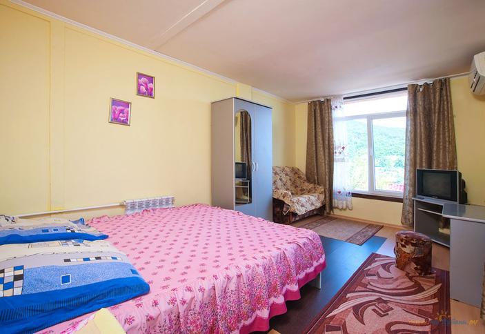 Полулюкс. Гостевой дом Лидия, п. Небуг