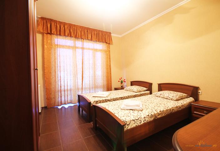 Двухместный номер с раздельными кроватями и балконом. Отель 777, г. Адлер