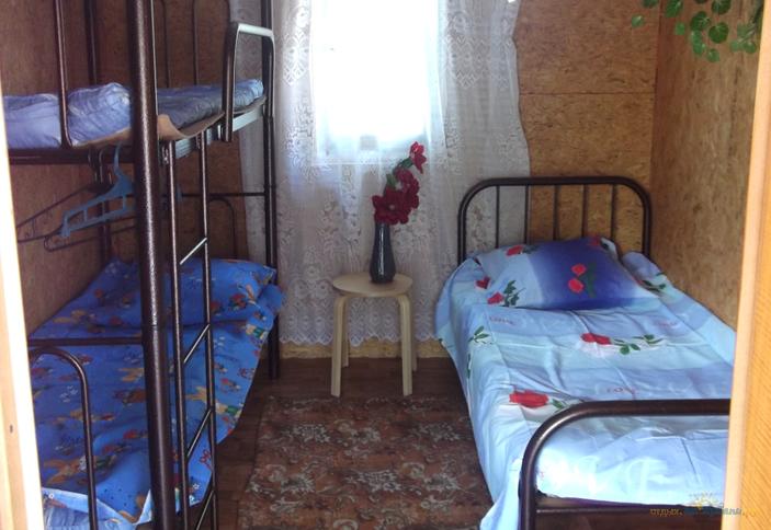 Трехместный номер. Мини-гостиница на улице Павлова, г. Ейск