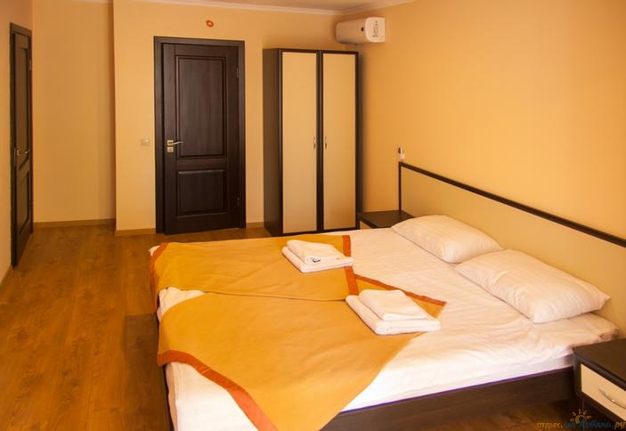 Четырехместный полулюкс. Гостиница Фиорентина, г. Геленджик, п. Архипо-Осиповка