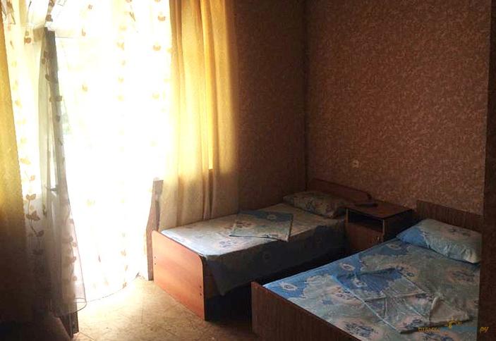 Трехместный стандарт. Гостевой дом Диана, г. Сочи