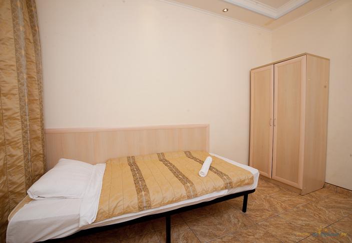 Трехместный номер с удобствами на этаже, 2 этаж. Гостевой дом на ул. Набережная 6б, Туапсинский район, п. Небуг