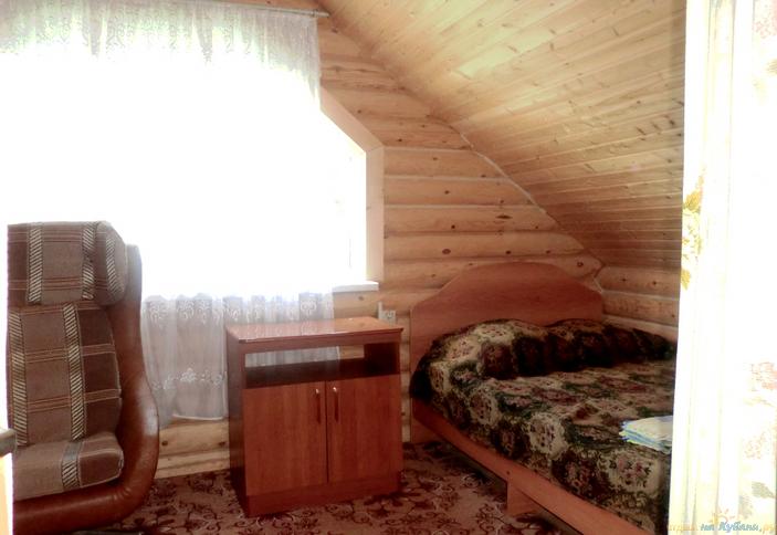 Трехместный эконом. Гостевой дом Оазис, Туапсинский район, пос. Новомихайловский