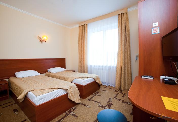 Двухместный номер с удобствами. Отель Янтарь, г. Геленджик, п. Архипо-Осиповка