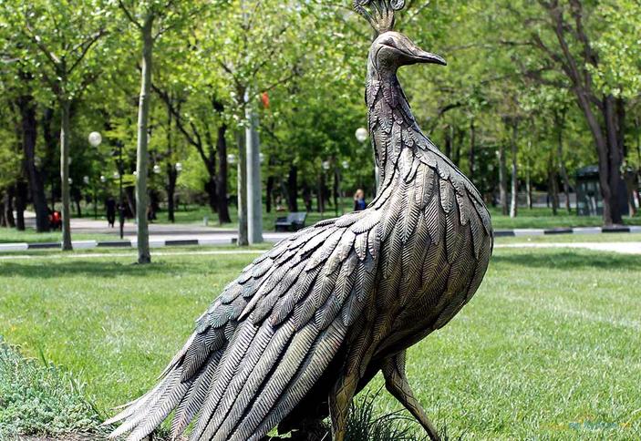 Бронзовый павлин