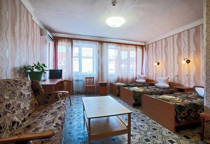 Трехместный с удобствами № 60. Гостиница Туапсе, г. Туапсе