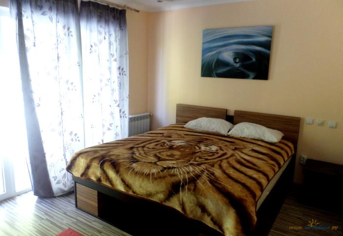 Люкс с камином и джакузи. Гостевой дом Happy House