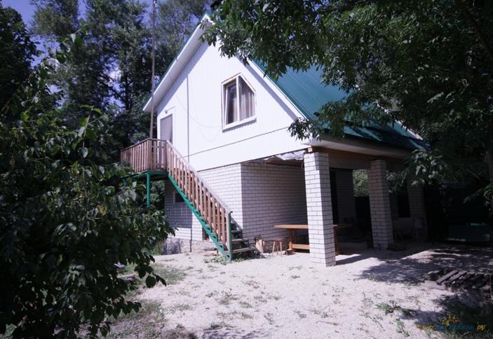 Малый дом. Гостевой дом Домик у реки, п. Каменномостский