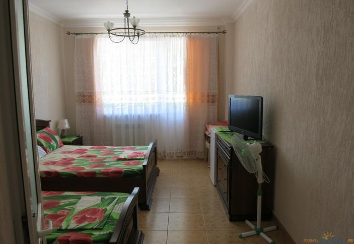 Трехместный. Гостевой дом Добрый кит, пос. Нижняя Хобза