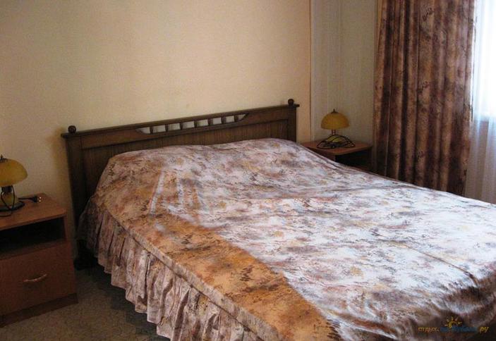 Двухместный номер в щитовом домике №8. Пансионат Приазовье, г. Ейск