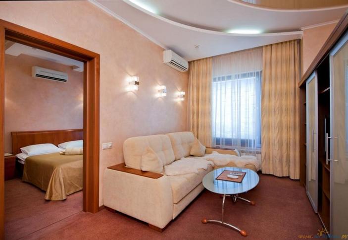 Люкс double улучшенный. Гостиница Юг, г. Краснодар