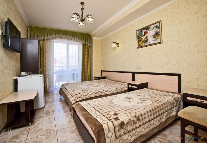 Трехместный номер. Гостевой дом Земфира, г. Анапа