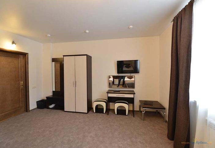 Стандарт без балкона. Отель Белая река, п. Гузерипль