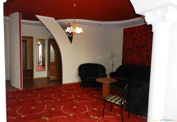 Люкс-студио четырехместный семейный. Мини-отель 