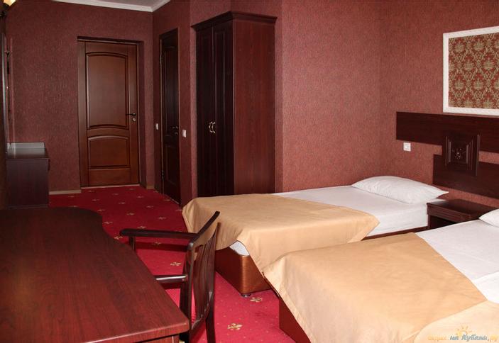 Трехместный стандарт классика. Отель Премьер, ст. Голубицкая