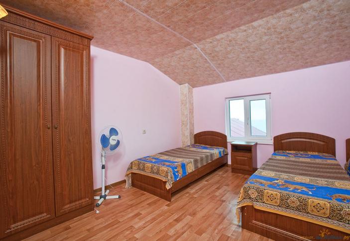 Трехместный эконом. Частный дом Тимур, г. Туапсе