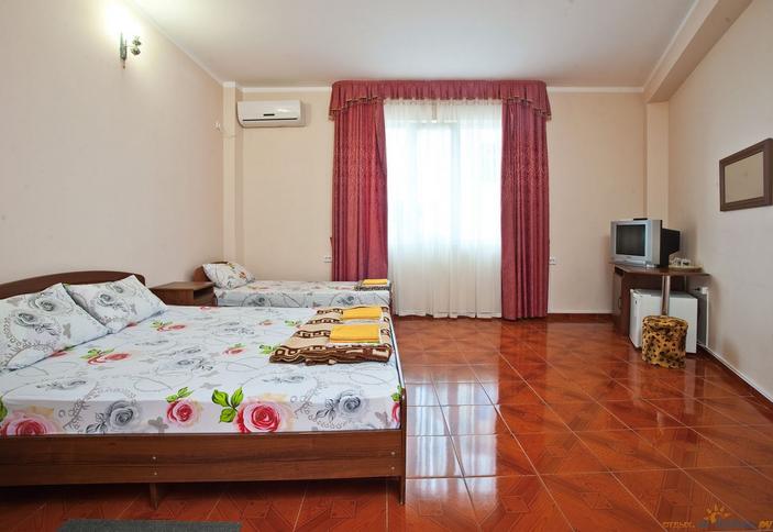 Трехместный стандарт. Гостиница Кубань, пос. Новомихайловский