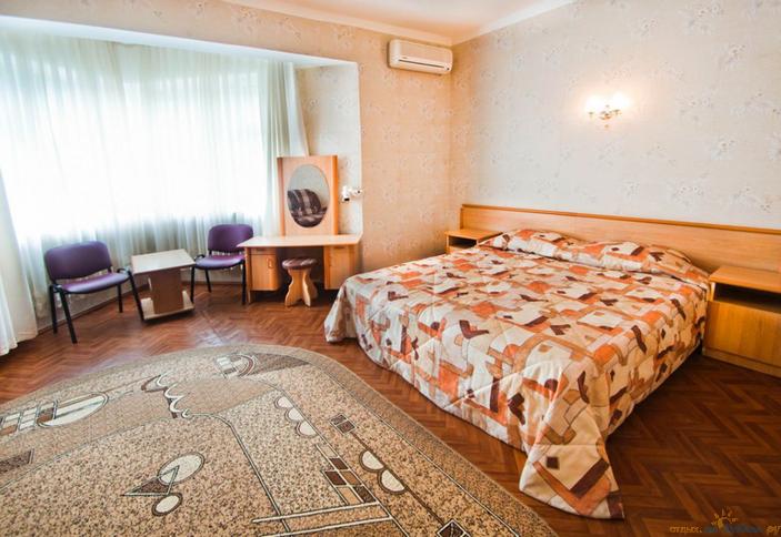 Однокомнатный номер. Пансионат Светлана, п. Ольгинка