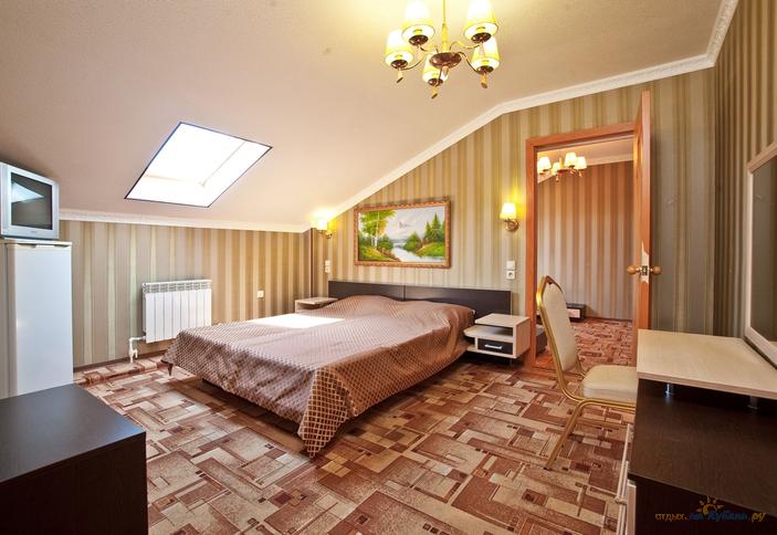 Семейный номер мансарда. Гостиничный комплекс Астория, г. Анапа, п. Витязево