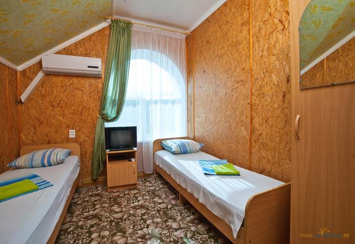 Двухместный с удобствами на этаже. Гостевой дом Санта-Барбара, п. Джубга