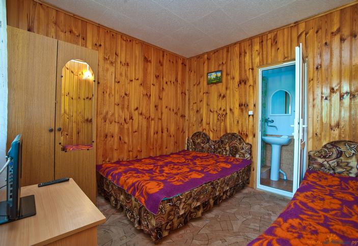 Трехместный номер стандарт. Гостевой дом Лика-Ника, г. Сочи, Лазаревский район, п. Лоо