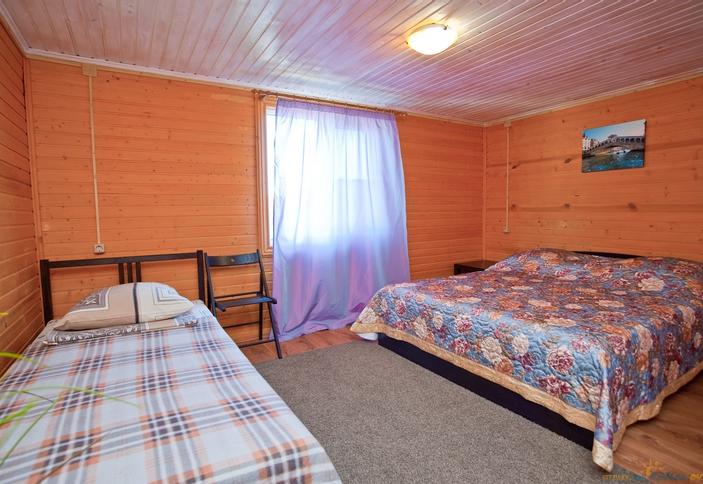 Двухкомнатный номер. Гостевой дом Старый сад, п. Криница