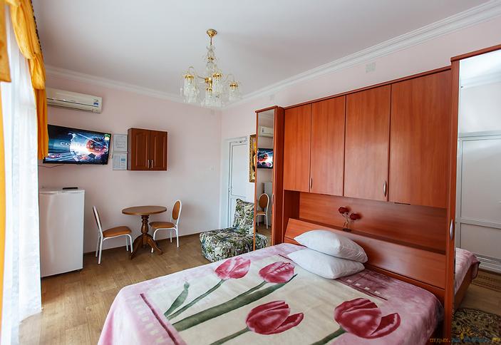 Полулюкс (2 1). Гостевой дом У Александра, г. Геленджик