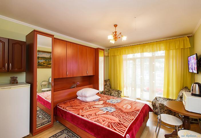 Полулюкс (2 2). Гостевой дом У Александра, г. Геленджик