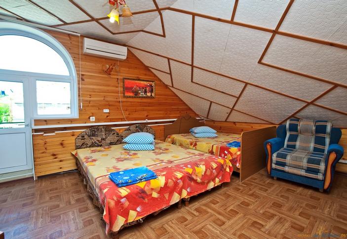 Полулюкс четырехместный. Гостевой дом 