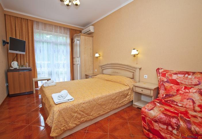 Трехместный полулюкс. Гостиница Прометей, Корпус 3, г. Геленджик, с. Дивноморское