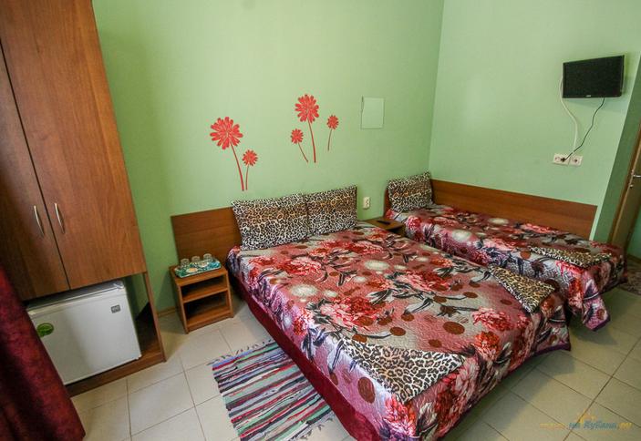 Трехместный номер с удобствами. Гостевой дом Алена, Туапсинский район, п. Джубга