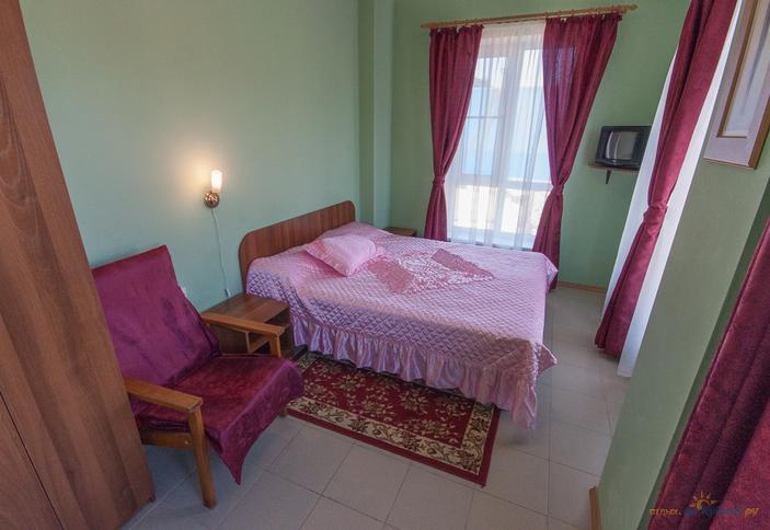 Четырехместный Двухкомнатный номер Люкс . Гостевой дом Алена, Туапсинский район, п. Джубга