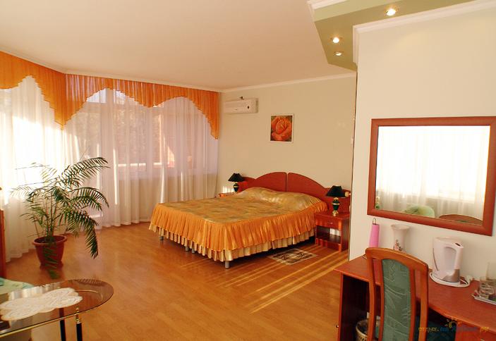 Свадебный, коттедж Райский уголок, г. Геленджик