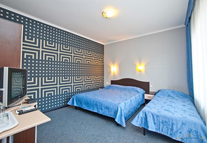 Трехместный номер. Гостиница Пилигрим, г. Геленджик, с. Архиро-Осиповка