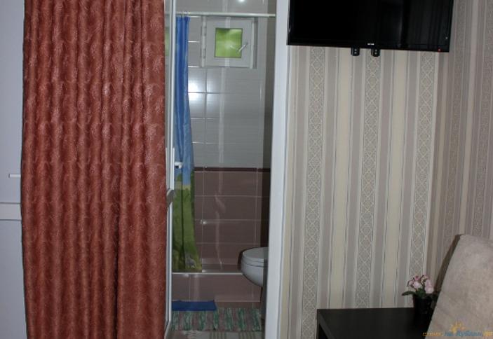 Домик с кухней и беседкой. Гостевой дом Колибри, г. Сочи, Адлер