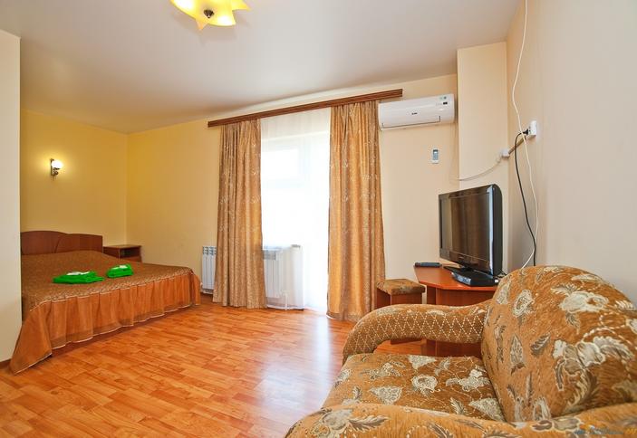 Полулюкс двухместный с балконом. Жилой комплекс 