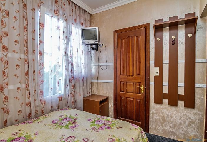 Двухместный стандарт (№201). Отель Три И, г. Сочи, Лазаревский район, п. Лоо