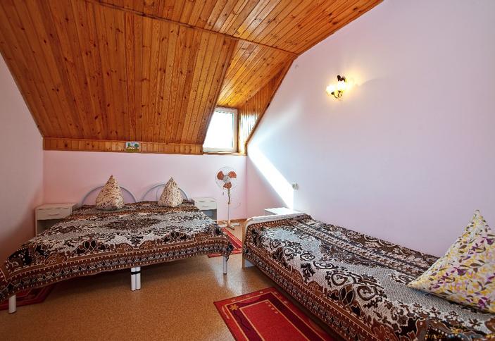 Трехместный эконом. Гостевой дом Жарук, с. Береговое