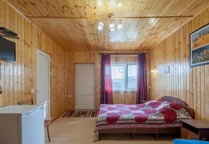 Стандарт 25 кв.м. Гостевой дом Лазурный, Темрюкский р-н, ст. Голубицкая