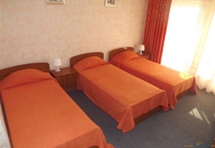 Трехместный номер гостевого дома Фламинго, Темрюкский район, ст. Голубицкая