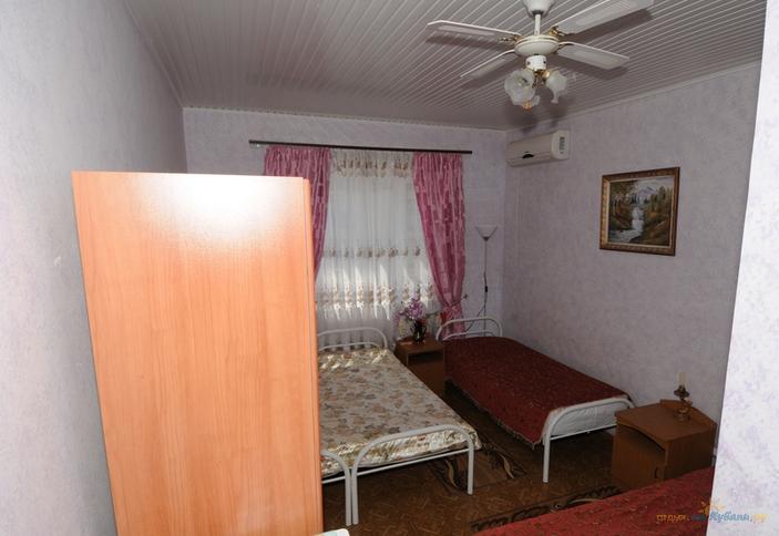 Четырехместный номер Стандарт. Гостевой дом Галина, Темрюкский р-н, ст. Голубицкая