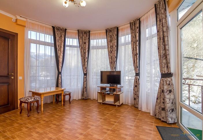 Трехкомнатный номер в коттедже. Гостевой двор Грин Хаус. Хамышки