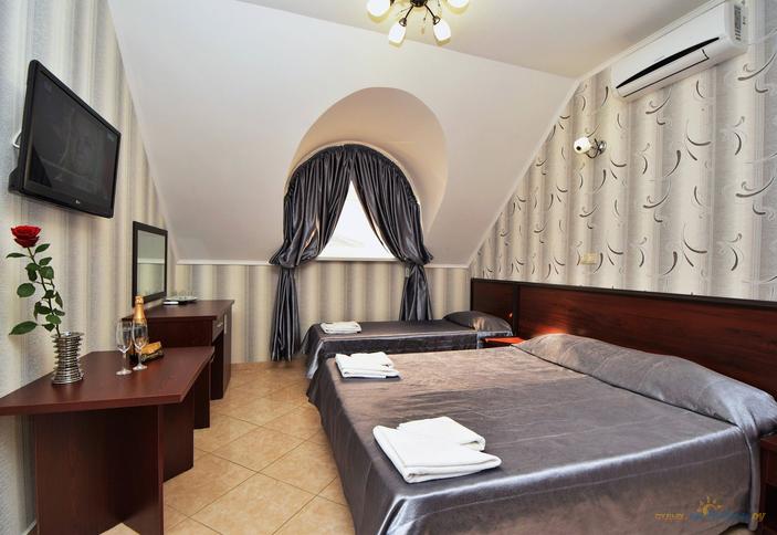 Полулюкс трехместный без балкона, 5 этаж