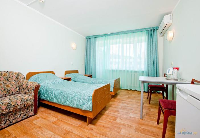 Номер Первой категории однокомнатный. Пансионат Энергетик, г. Геленджик, с. Дивноморское