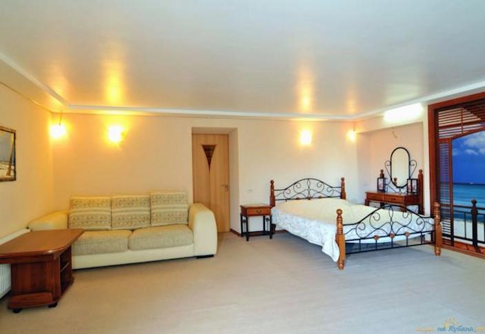 Двухкомнатный люкс. Гостиничный комплекс Оазис, Геленджик, с. Архипо-Осиповка