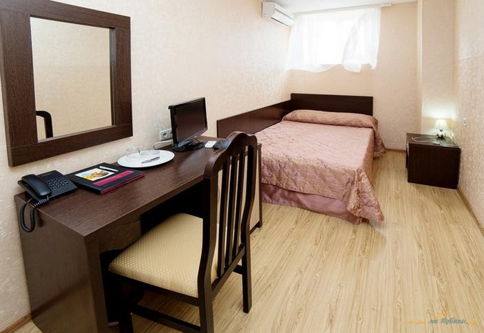 Эконом. Отель Гранд Круиз, г. Анапа, п. Джемете