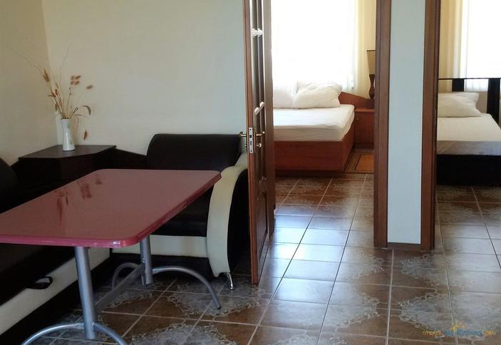 Трехкомнатный шестиместный