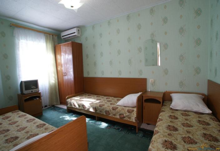 Трехместный 